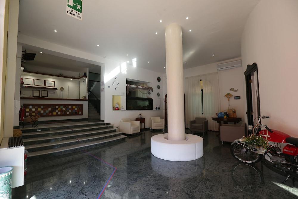 Hotel Coast 3*